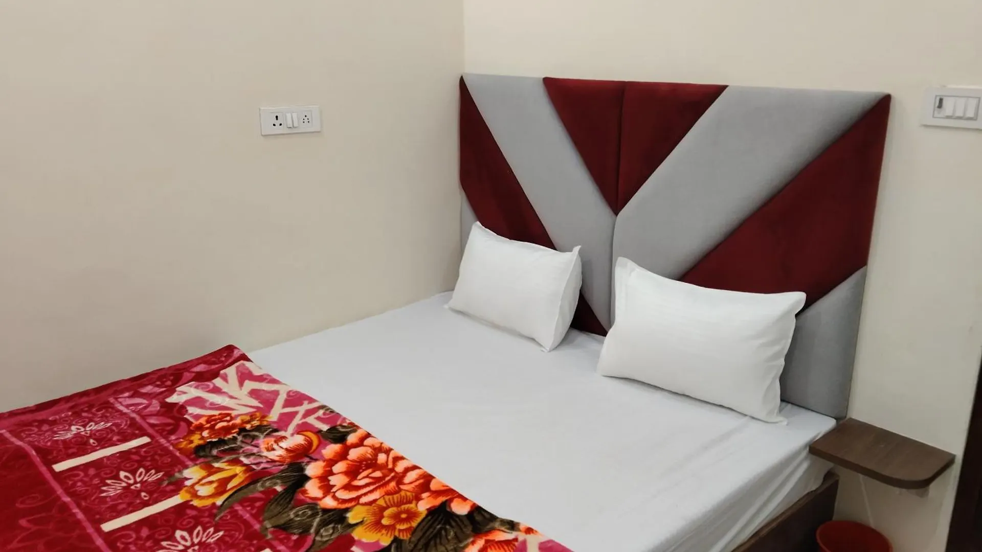 Rudraksha Hotel Varanasi 0*,  India